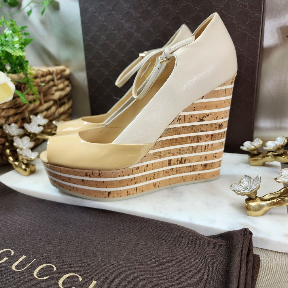 GUCCI VERNICE CRYSTAL/NAPPA CHARLOTTE WEDGE PEEP TOE New
